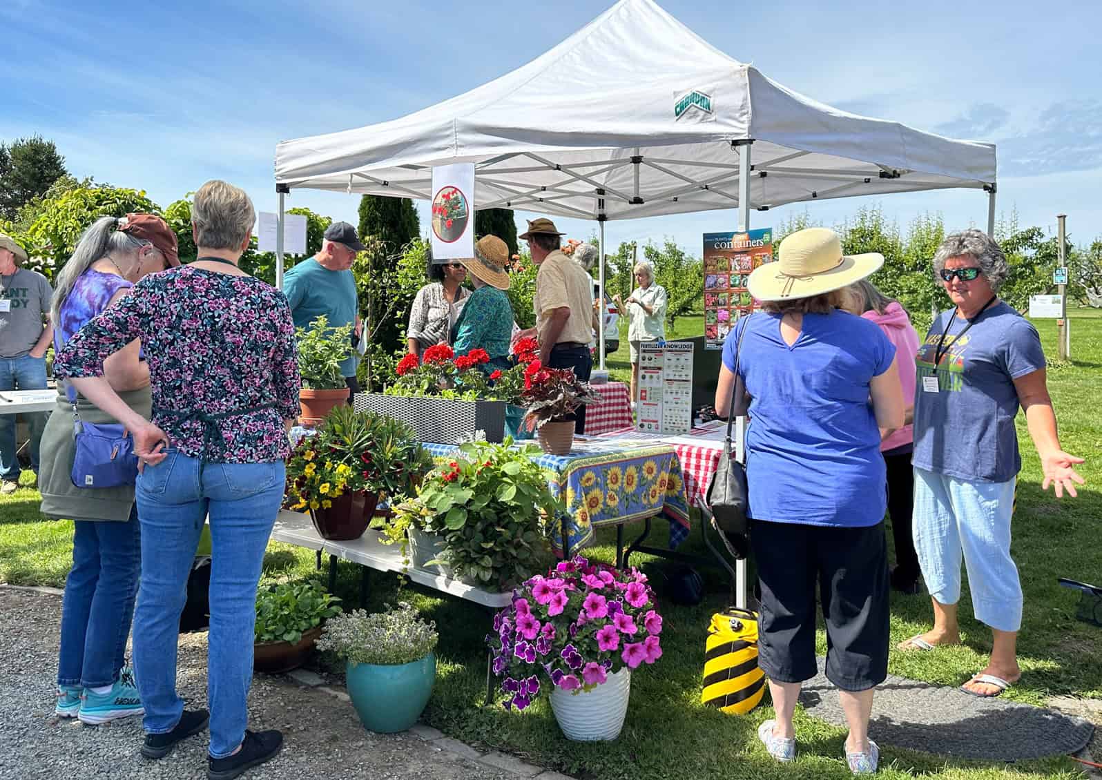 The open house is a great venue to talk about the Master Gardener Program and to meet and exchange ideas with local gardeners. Credit: © Skagit County Master Gardeners
